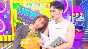 曾沛慈(左)透露會撒嬌依偎老公。（圖／八大提供）