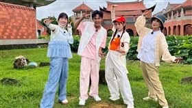 籃籃（左起）、阿翔、若潼、楊繡惠一起同台。（圖／民視提供）