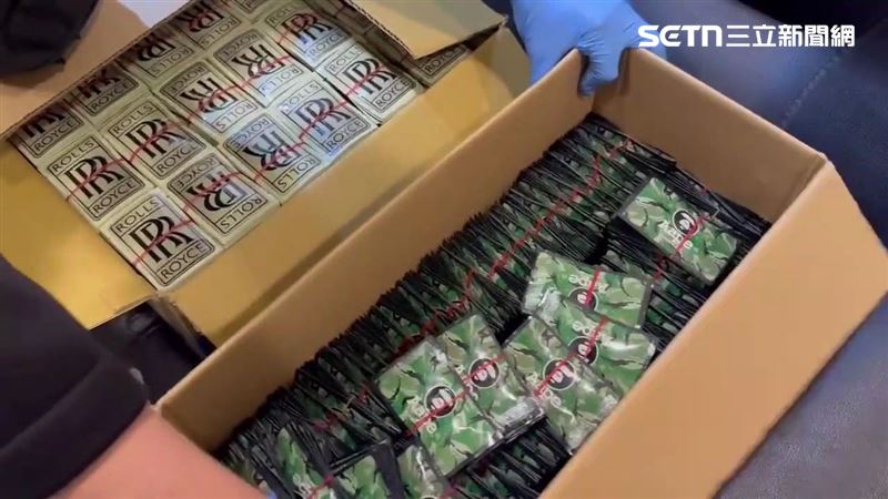 刑事局搗破毒品分裝場,當場查扣毒咖啡包3809包。(圖/翻攝畫面)