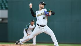 ▲台鋼雄鷹後勁保持不敗金身，拿下跨季18連勝。（圖／台鋼雄鷹提供）