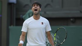 ▲艾卡拉茲（Carlos Alcaraz）5日以3：1晉級溫網男單16強。（圖／美聯社／達志影像）