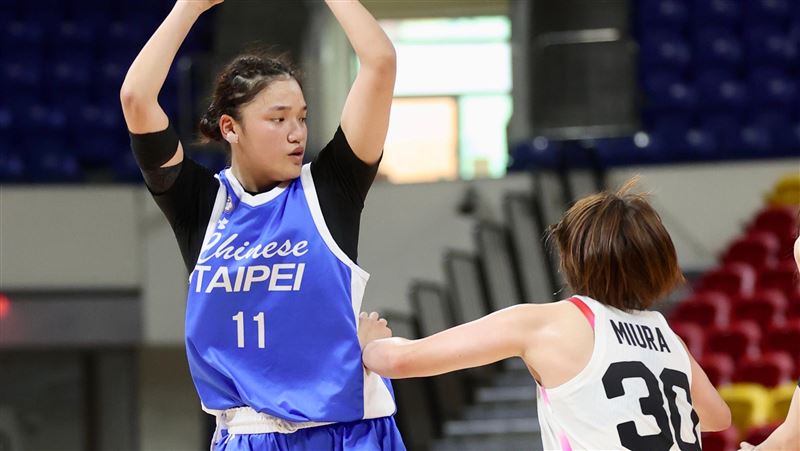 台灣世大運女籃培訓隊4日在瓊斯盃不敵日本隊。（圖／籃協提供）