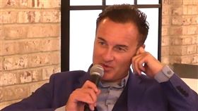 朱利安麥克馬洪驚傳離世，享年56歲。（圖／翻攝自X）