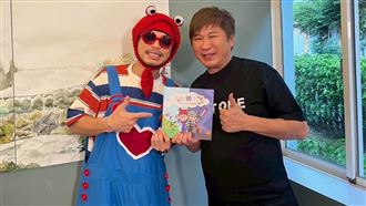 遭警方通緝上手銬　黃明志爬10樓高險送命