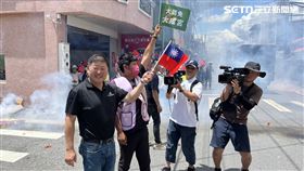 ▲花蓮縣議長張峻現身為「護國大遶境」隊伍加油打氣。（圖／記者劉秀敏攝影）