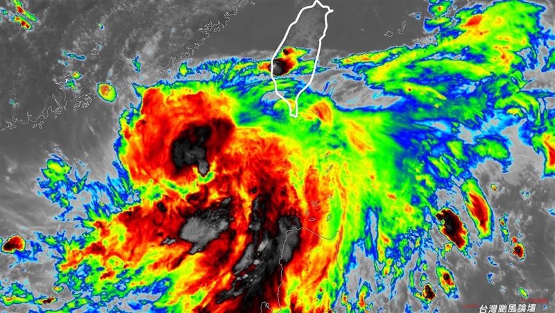 丹娜絲颱風裙襬挾大量水氣！3地慎防淹水