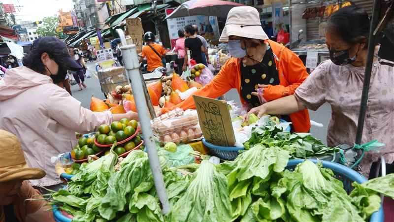 颱風逼近　台北市場蔬菜價格上漲17%