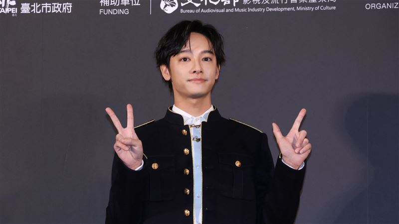 末日撞頒獎典禮　劉修甫：完蛋忘記戴頭盔