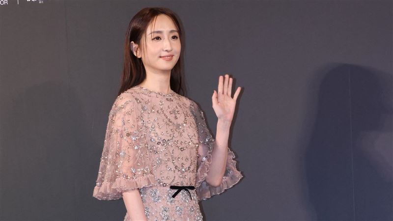 柯佳嬿女神降臨！久未見人群突問歌后1事