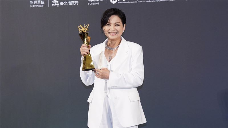 楊貴媚再封最佳女配角　後悔穿太保守了