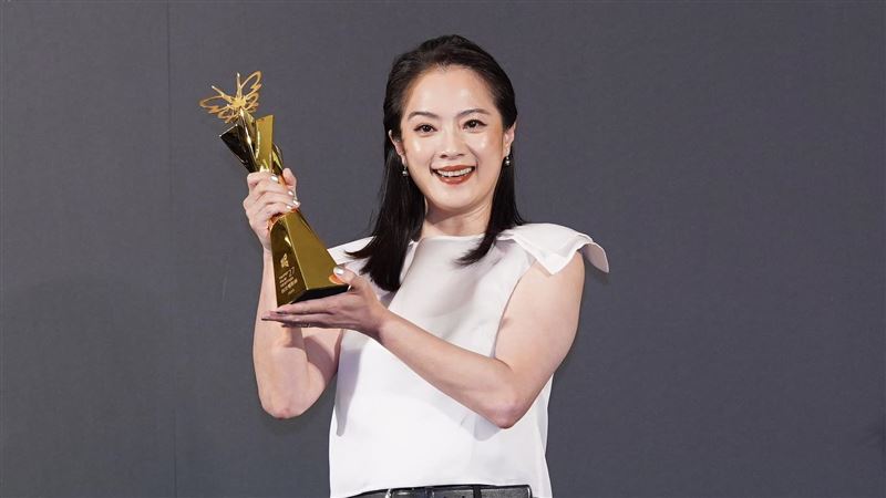 高伊玲奪影后　淚崩吐心聲：想當媽沒機會