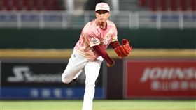 ▲樂天桃猿余德龍登板。（圖／樂天桃猿提供） 