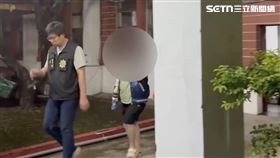 ▲台中豐原5口命案，團購主李女穿著短袖短褲，戴口罩遮臉，移送中檢複訊全程不發一語。（圖／翻攝畫面）