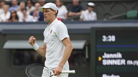 ▲世界球王辛納（Jannik Sinner）直落3晉級溫網16強。（圖／美聯社／達志影像）