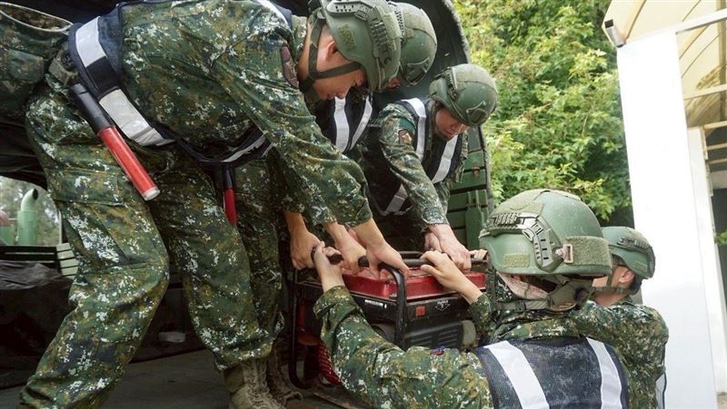 颱風丹娜絲襲台！陸軍司令部急調度兵力