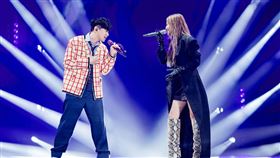 林俊傑與A-Lin首度合作新歌〈在月蝕裡抱緊我〉。（圖／JFJ PRODUCTIONS提供）