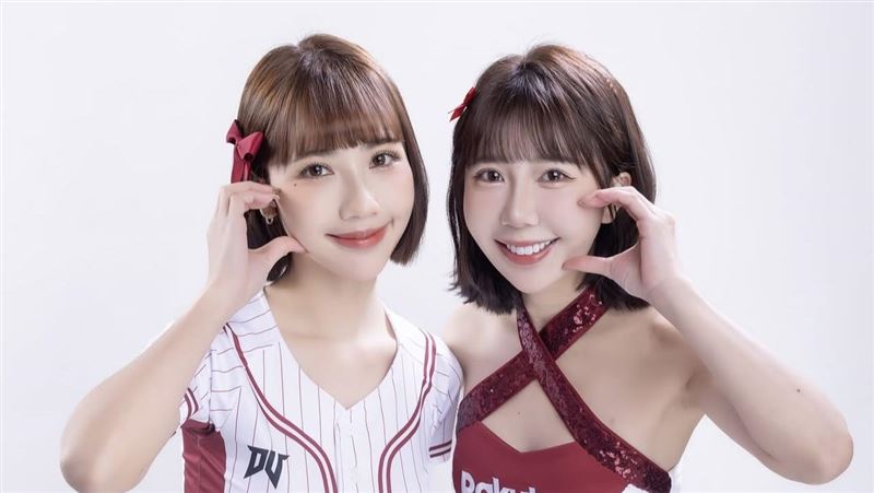 彭彭(左)與Mika外型激似。（圖／樂天桃猿提供）