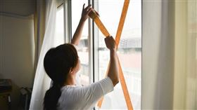 颱風來貼十字膠帶？加強窗戶防颱靠氣密窗