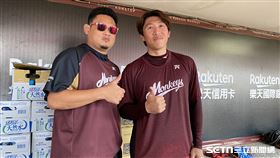 ▲樂天桃猿副領隊沈鈺傑、成晉回憶10年前的選秀趣事。（圖／記者張沛嘉攝影）