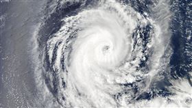 ▲丹娜絲颱風來襲，保誠人壽啟動「保戶關懷服務」機制。（示意圖／PIXABAY）   