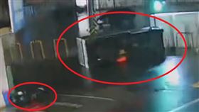 中央氣象局,嘉義縣,雲林,台南市,高雄市,颱風,陣風,貨車,布袋,威力,丹娜絲,▲圖片描述。（圖／翻攝自記者爆料網） 