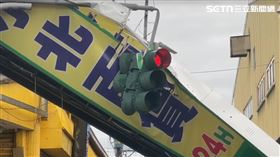 小北百貨,燦坤,嘉義縣,嘉義市,布袋,陣風,招牌,颱風,紅綠燈,輕颱,強風▲圖片描述。（圖／翻攝畫面）