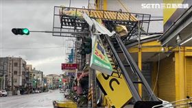 小北百貨,燦坤,嘉義縣,嘉義市,布袋,陣風,招牌,颱風,紅綠燈,輕颱,強風▲圖片描述。（圖／翻攝畫面）