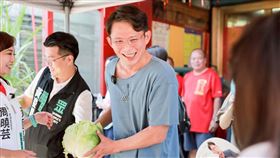 作家謝知橋酸黃國昌不如他：呂布要打架時，不會說要有直播才開打。（圖／翻攝自黃國昌臉書）