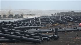 佳冬,枋寮,屏東,嘉義縣,布袋鎮,浮台,光電,殘骸,沙灘,漁船,經濟部▲圖片描述。（圖／翻攝畫面）