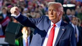 ▲美國總統川普寄出威脅信給各國。（圖／翻攝自川普臉書）