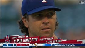 ▲狄格隆（Jacob deGrom）挨前隊友達諾（Travis d'Arnaud）2分砲。（圖／翻攝自MLB官網）