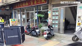 ▲北市楊男突從住家5樓墜落至人行道上身亡。（圖／讀者提供）