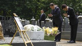 石破茂親赴墓前獻花安倍 圖／共同社