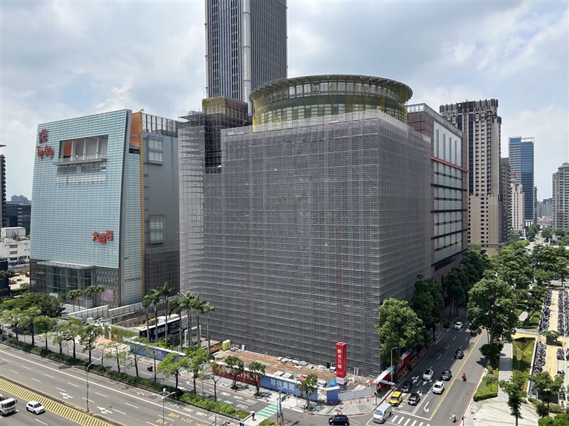 台中新光三越拚今年9月復業。(圖/新光三越 提供)