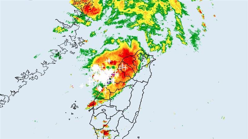 13縣市豪大雨特報　苗栗、台中雷雨彈開轟
