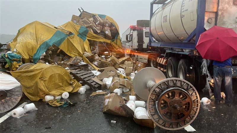 新／國3嚴重車禍！4車追撞成團　死傷不明