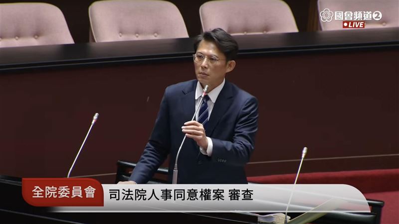 黃國昌問隱士獨居了？蔡秋明竟認：是這樣