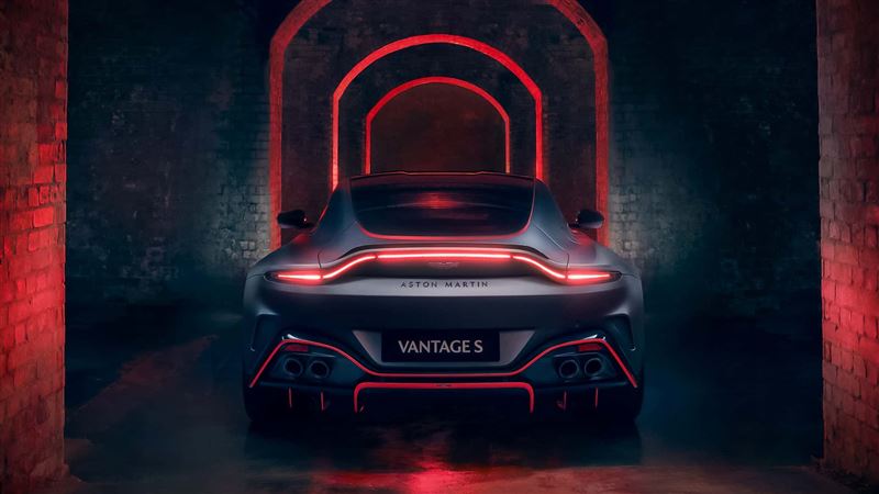 車尾延續家族設計。（翻攝Aston Martin網站）
