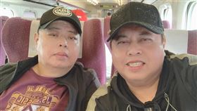 黑面發文透露大哥離世，讓他悲痛萬分。（圖／翻攝自臉書）