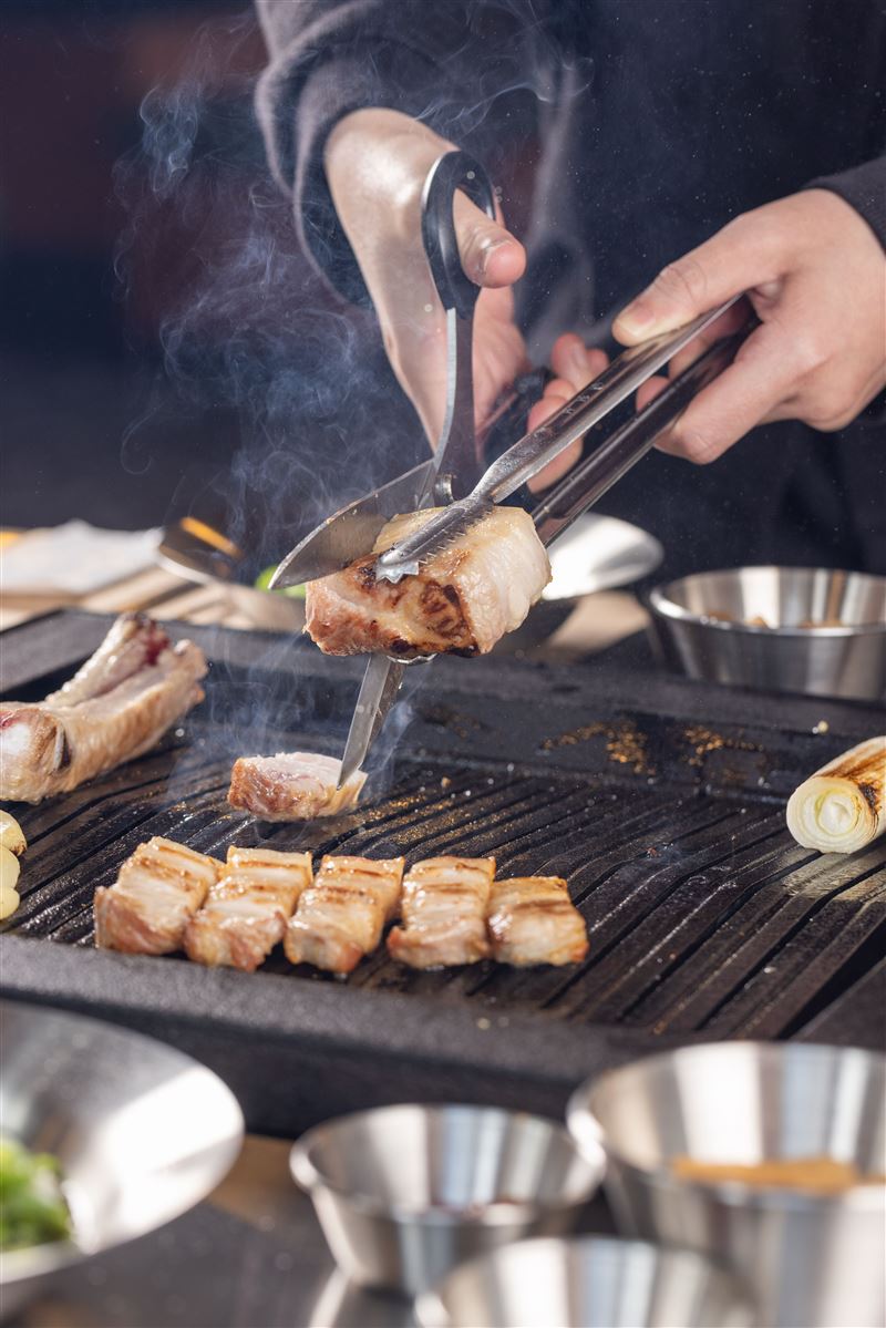 G-DRAGON最愛燒肉「金豬食堂Gold Pig」本週末已被包場。（圖／金豬食堂 提供）