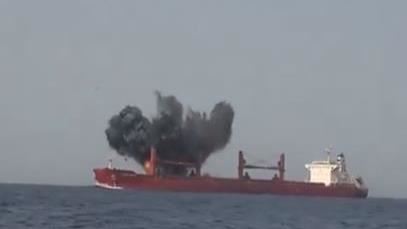 影／胡塞武裝再襲商船！以軍轟港口反制