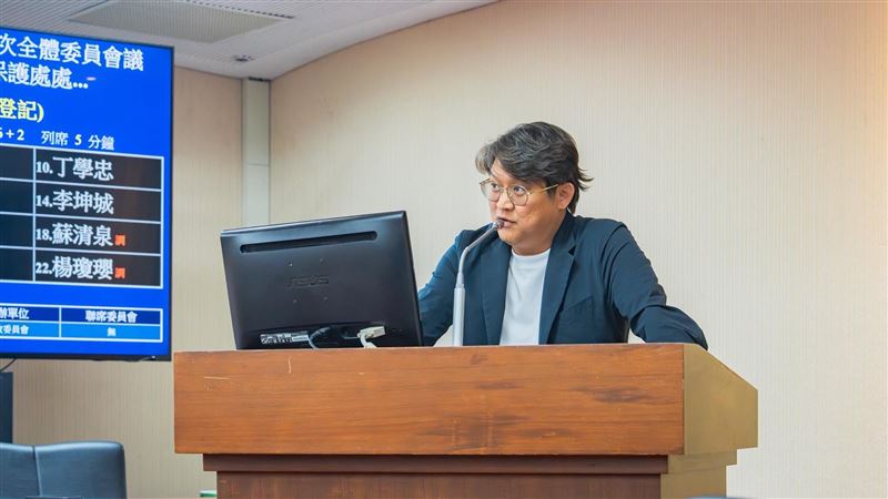 轟黃建賓刪預算又討補助　罷團：雙重人格