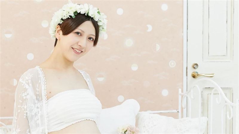 昔雜交派對激戰百人　女優宣布生小孩當媽