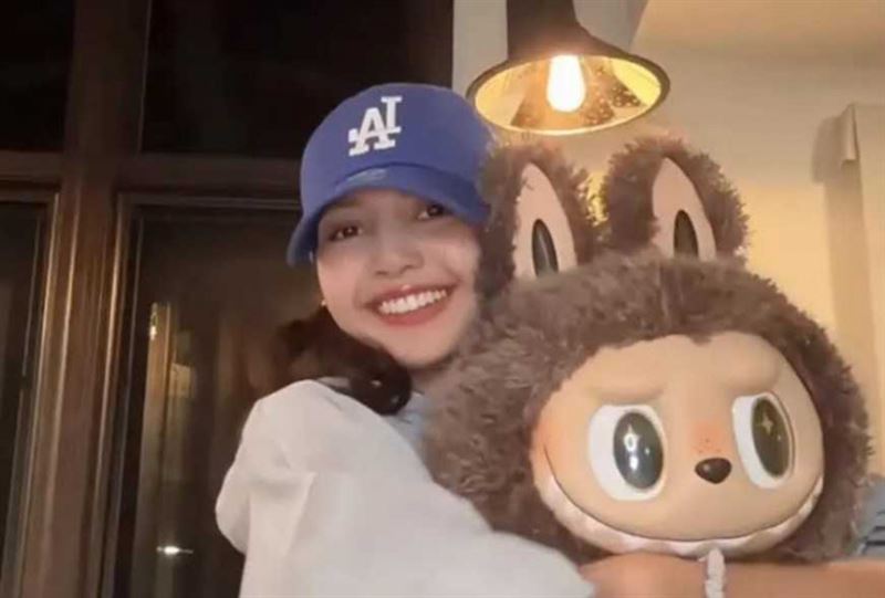 Lisa是Labubu狂粉。（圖／翻攝自Lisa IG）