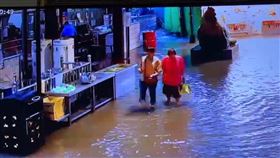 豪大雨炸中部，竹山紫南宮也淹水，10分鐘積水20公分(圖／翻攝畫面)