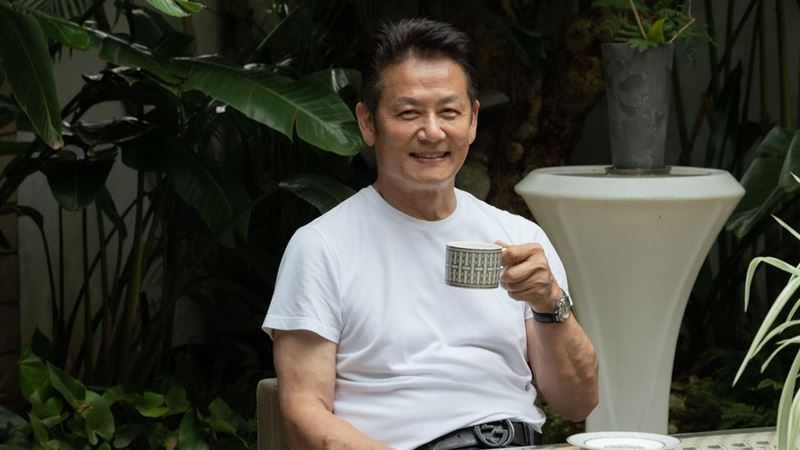 徐乃麟咬雞肉啃到「凶器」牙當場掉一塊！