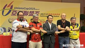 台灣、泰國、新加坡、菲律賓、關島5隊也特別在高雄市運發局局長侯尊堯見證下，舉辦MOU簽署儀式。（圖／記者蔡厚瑄攝影）