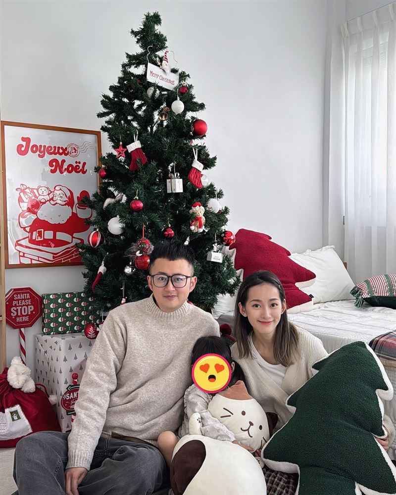 泛舟哥升格爸爸，也在保險業升職當經理。（圖／翻攝自泛舟哥IG）