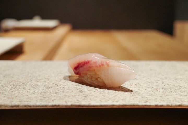 鮨香由擁有超過40年經驗料理長掌舵。（圖／米其林 提供）