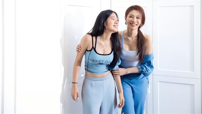 王瀅14歲學霸女兒首亮相　超狂經歷曝光了